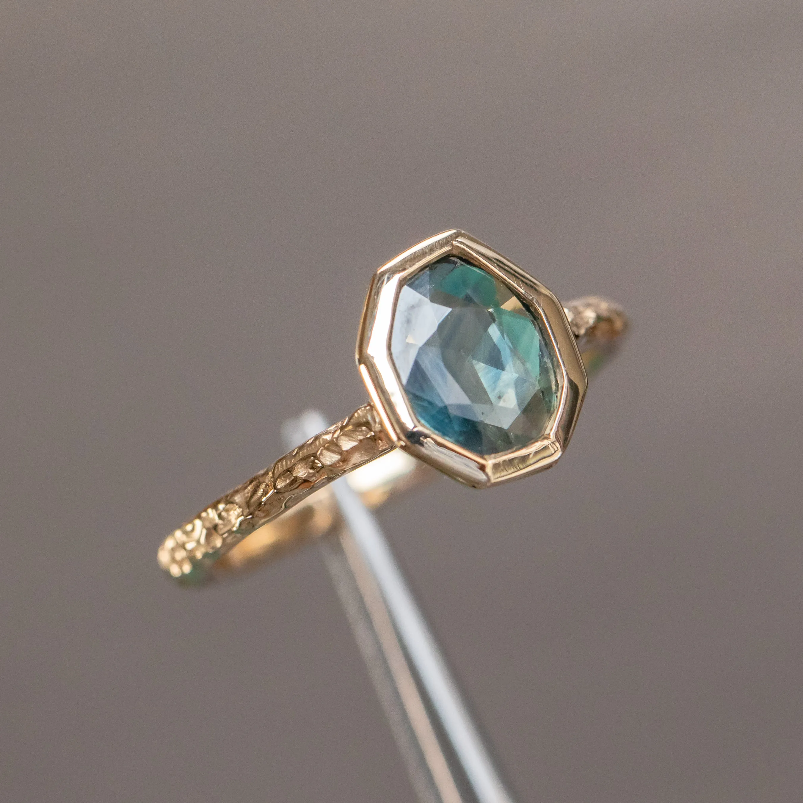 0.97ct Geo Slice Blue-Green Sapphire Evergreen Low Profile Bezel Solitaire Ring in 14k Yellow Gold