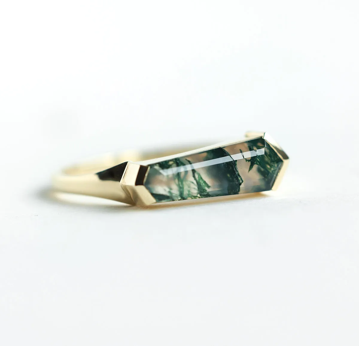 Leni Shield Moss Agate Ring